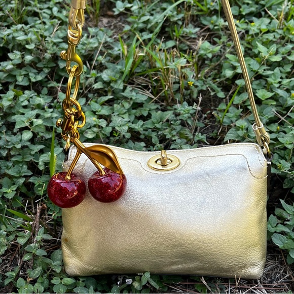COACH Gold Y2K Shimmer Metallic Turnlock Baguette Hobo Shoulder SoHo Hampton - Picture 1 of 13